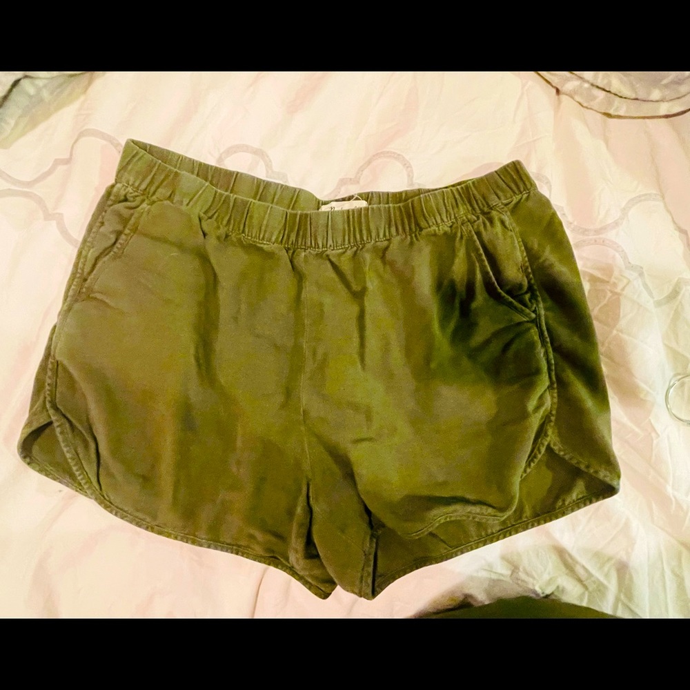 Madewell Olive Green Pullon Shorts - Large